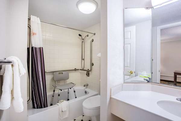  - Baymont Inn & Suites North Abilene - I-20, Exit 286C