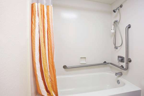  - Howard Johnson Hotel Northeast Columbus