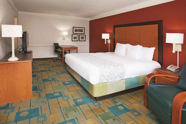  - Howard Johnson Hotel Northeast Columbus