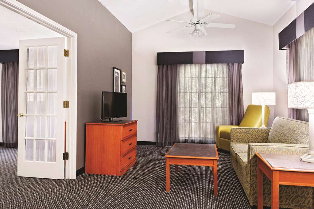 LA QUINTA INN CHAMPAIGN-guestroom-Guest Room,Suite,On-Site.jpg