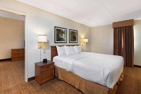 Suite - La Quinta Inn Rittiman Road San Antonio - I-35 & I-410, Exit 164A