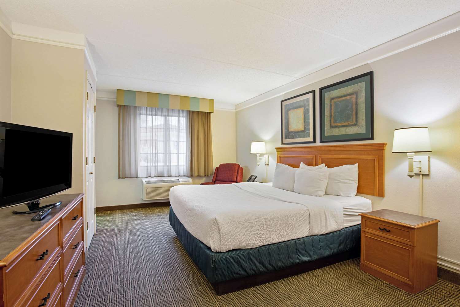 La Quinta Inn Lexington I64 & I75, Exit 115, KY See Discounts