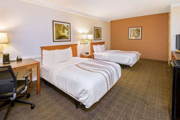  - La Quinta Inn Market Square San Antonio - I-10 & I-35, Exit 155B