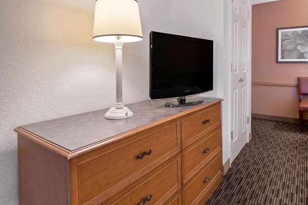  - La Quinta Inn Market Square San Antonio - I-10 & I-35, Exit 155B