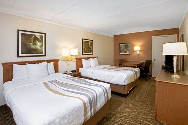  - La Quinta Inn Market Square San Antonio - I-10 & I-35, Exit 155B