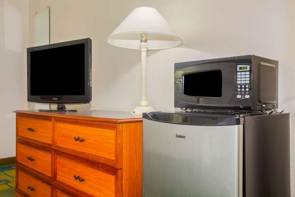  - La Quinta Inn Eagle Pass