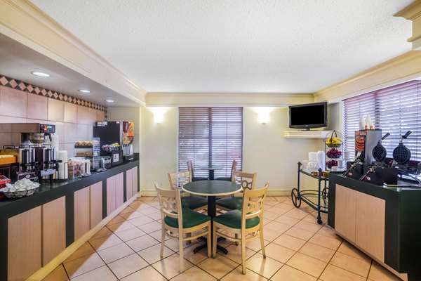  - La Quinta Inn Eagle Pass