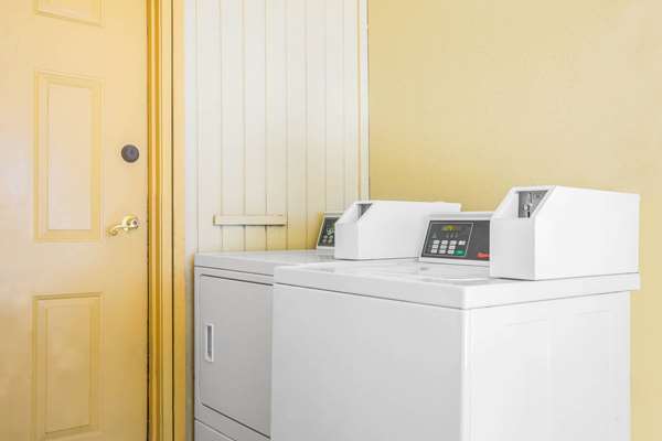 Amenities - La Quinta Inn Eagle Pass