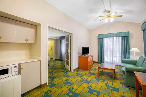 Suite - La Quinta Inn Eagle Pass