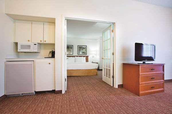 Suite - La Quinta Inn Baton Rouge - I-10, Exit 157B