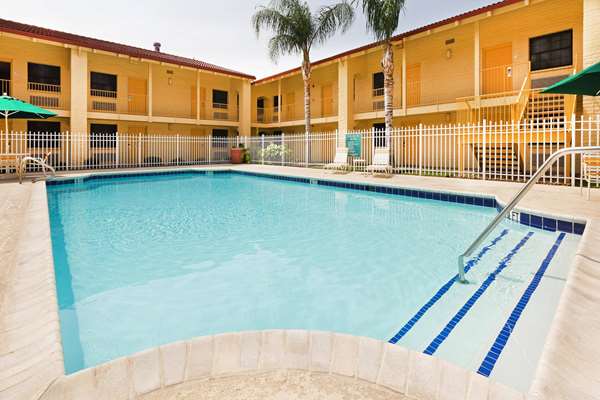 Pool - La Quinta Inn Victoria