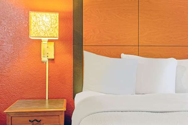  - La Quinta Inn Victoria