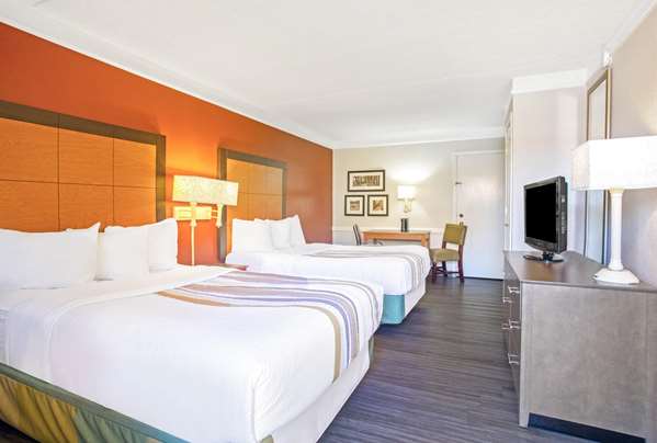  - La Quinta Inn Victoria