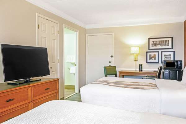  - La Quinta Inn Victoria