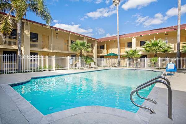 Pool - La Quinta Inn Victoria