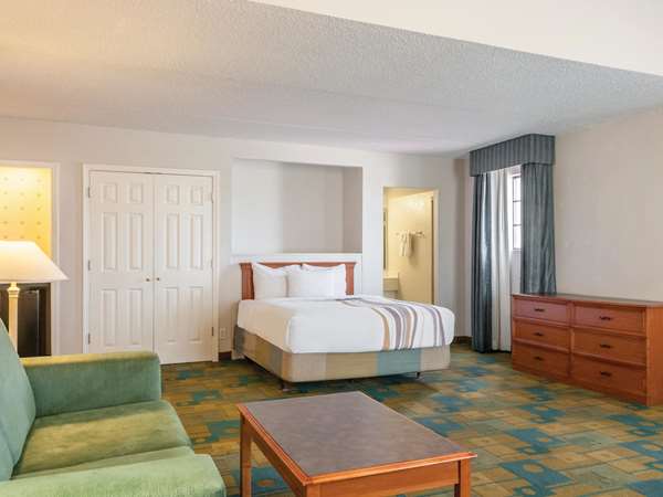 Suite - La Quinta Inn Gretna