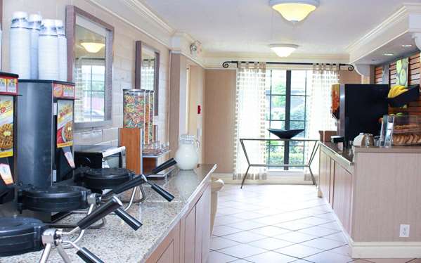  - La Quinta Inn Gretna