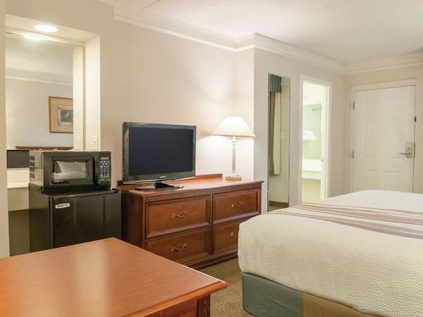  - La Quinta Inn Metairie - I-10, Exit 225