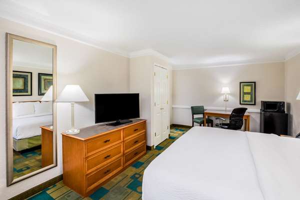  - La Quinta Inn Lufkin