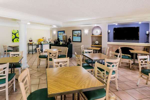  - La Quinta Inn Lufkin