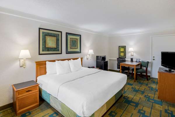  - La Quinta Inn Lufkin