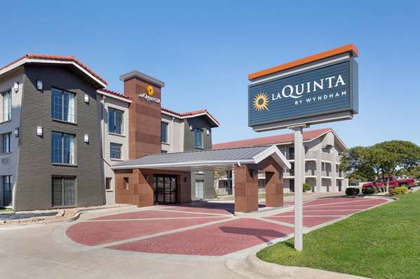 Exterior view - La Quinta Inn Temple