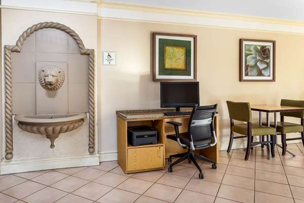 Conference Area - La Quinta Inn Tampa