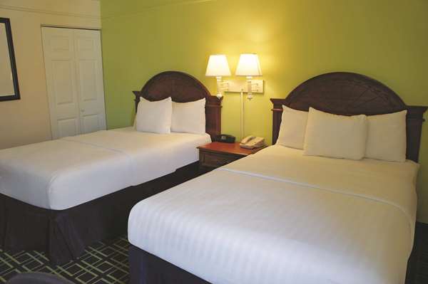 Suite - La Quinta Inn & Suites Central Tulsa - I-44, Exit 230