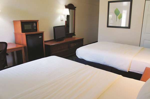  - La Quinta Inn & Suites Central Tulsa - I-44, Exit 230