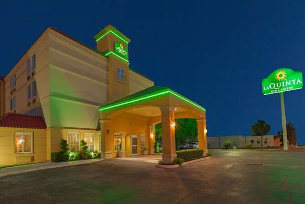 Exterior view - La Quinta Inn & Suites Central Tulsa - I-44, Exit 230