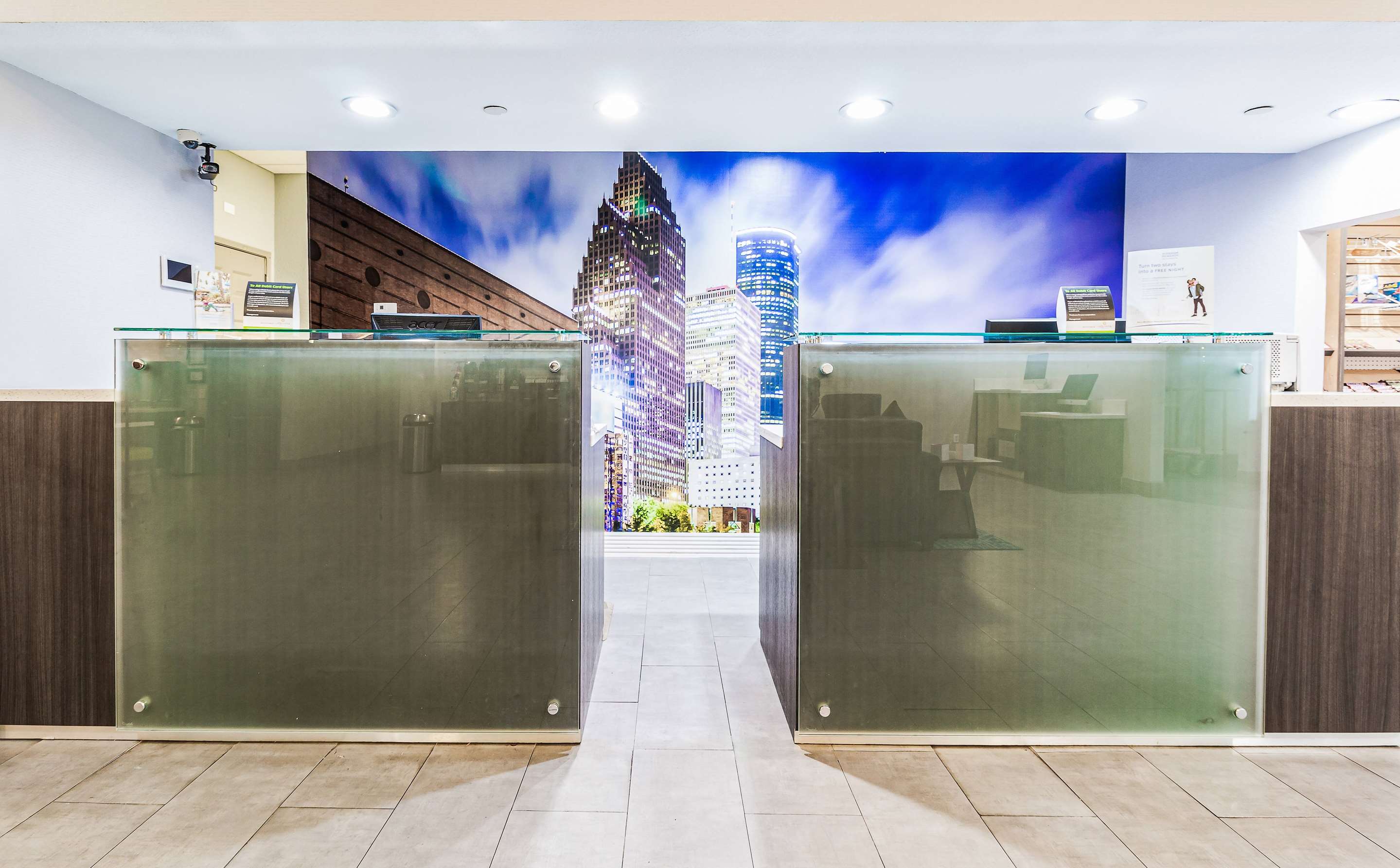 Reception | La Quinta by Wyndham Tomball