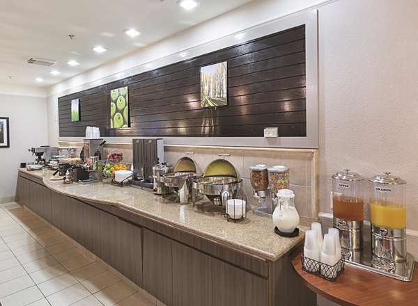  - La Quinta Inn & Suites Seabrook
