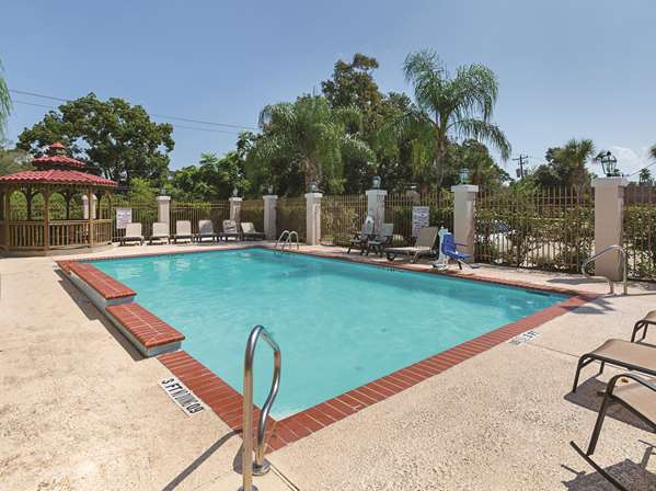 Pool - La Quinta Inn & Suites Seabrook