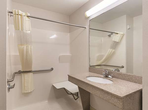  - La Quinta Inn & Suites Seabrook