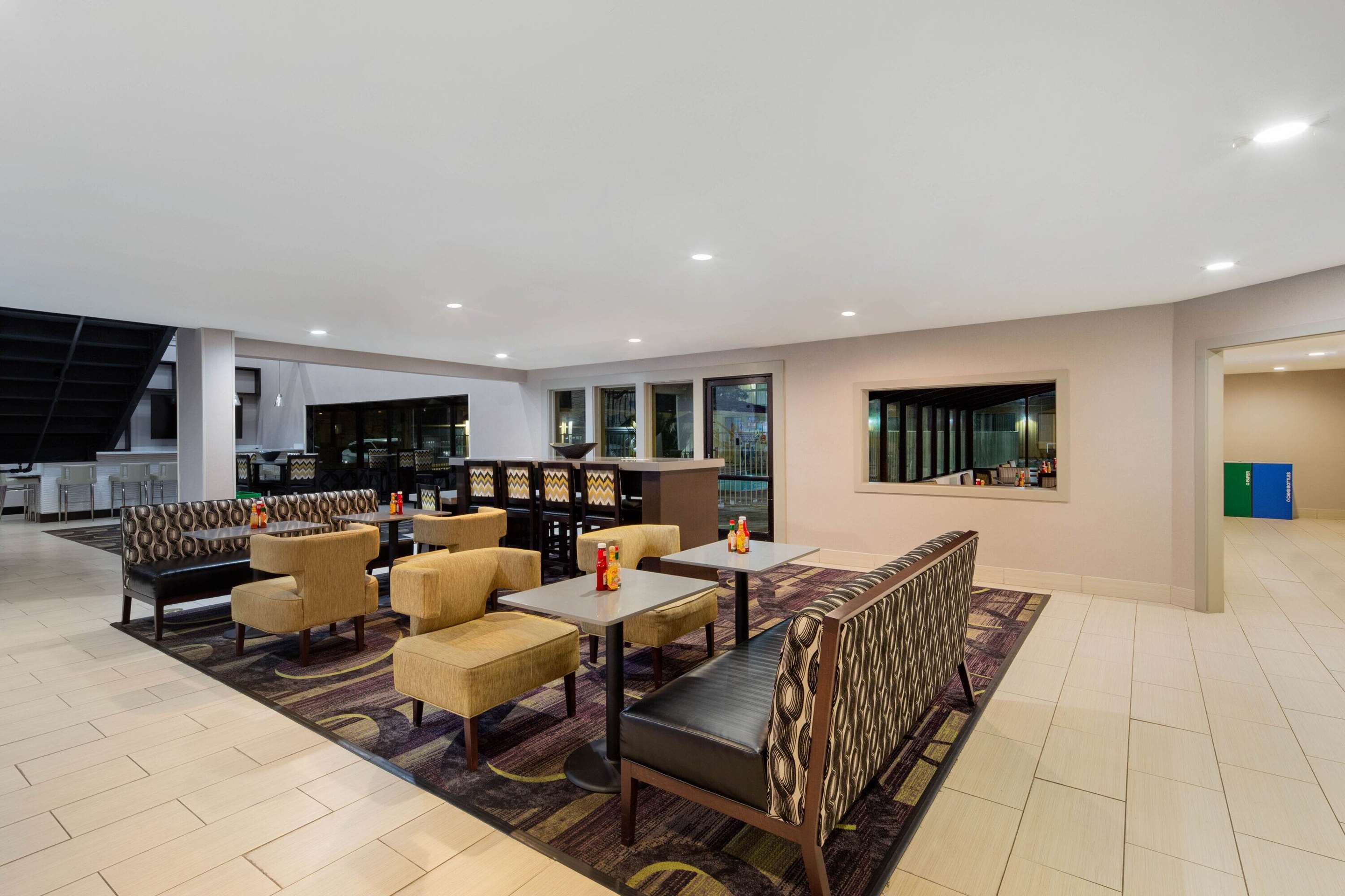 Property amenity | La Quinta Inn & Suites by Wyndham Oakland - Hayward