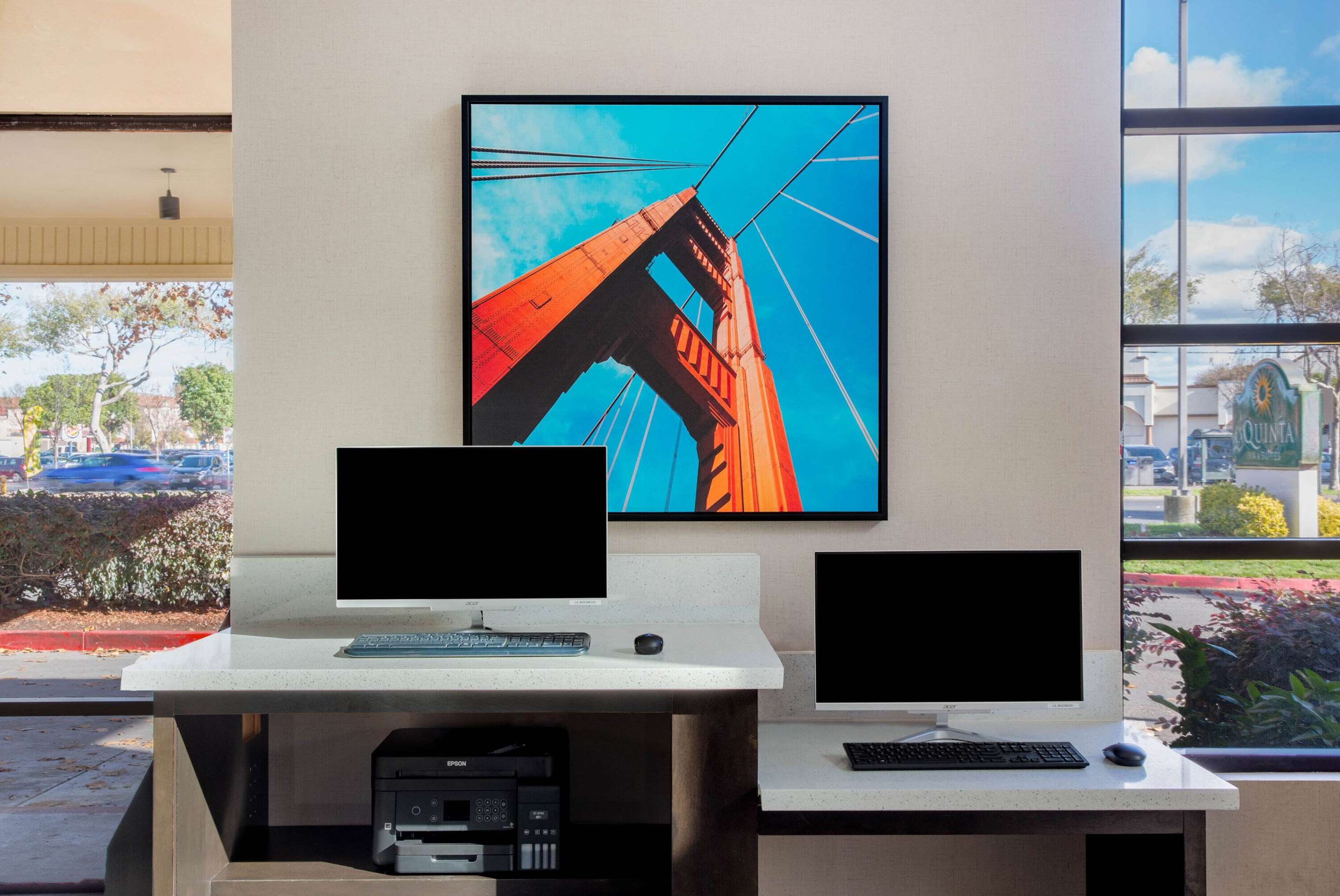 Business Center | La Quinta Inn & Suites by Wyndham Oakland - Hayward