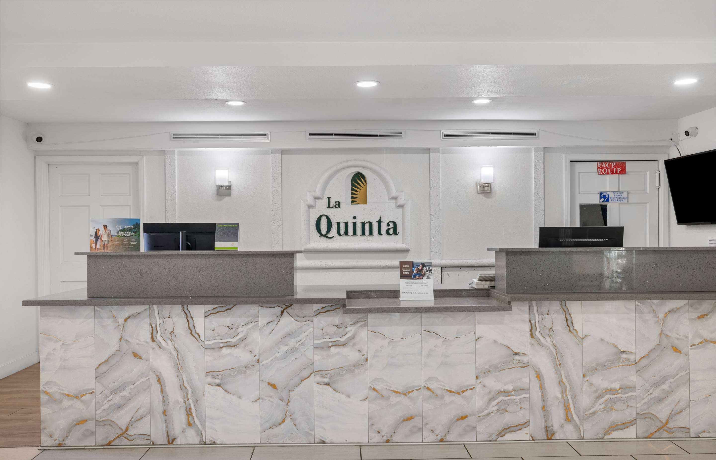Reception | La Quinta Inn by Wyndham Stockton