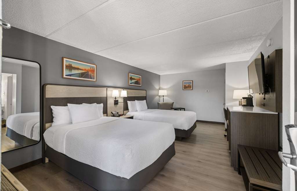 LA QUINTA INN STOCKTON-guestroom-Guest Room,On-Site.jpg
