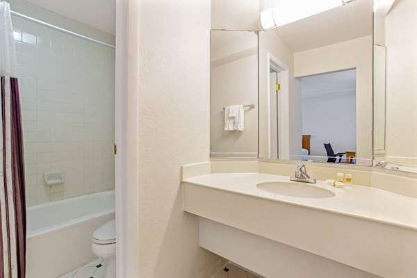  - La Quinta Inn Pinellas Park