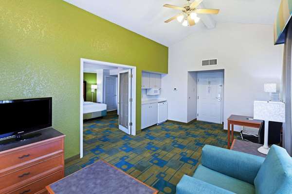 Suite - La Quinta Inn Medical Center Amarillo - I-40, Exit 65