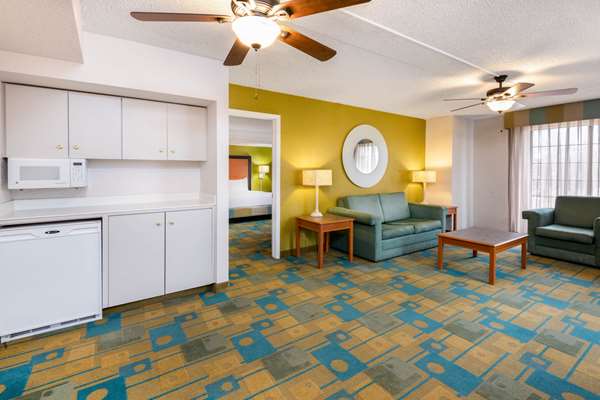 Suite - La Quinta Inn Medical Center Amarillo - I-40, Exit 65