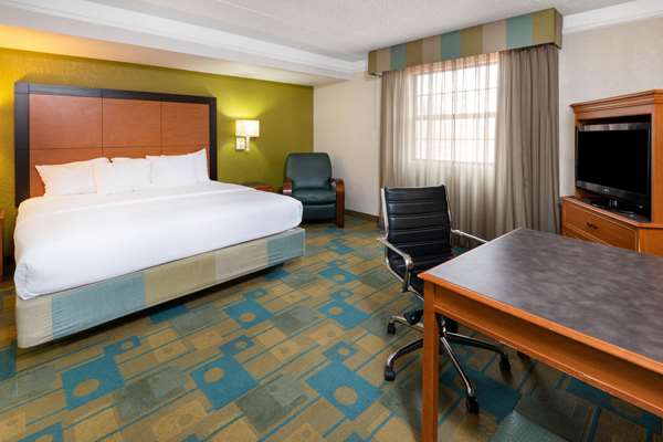 Suite - La Quinta Inn Medical Center Amarillo - I-40, Exit 65