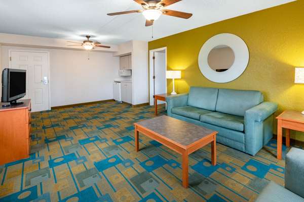 Suite - La Quinta Inn Medical Center Amarillo - I-40, Exit 65