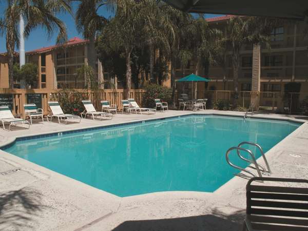 Pool - La Quinta Inn Bakersfield