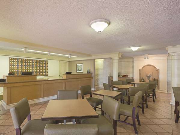  - La Quinta Inn Chula Vista - I-805, Exits 7 & 7C
