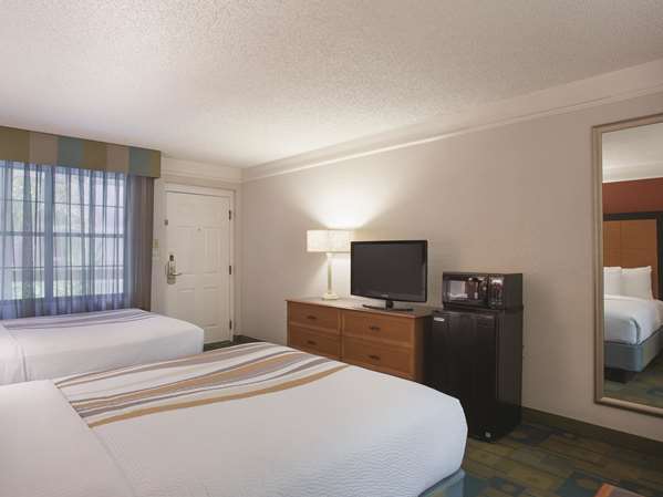  - La Quinta Inn Chula Vista - I-805, Exits 7 & 7C