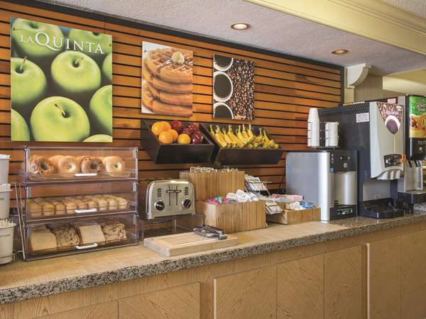  - La Quinta Inn Chula Vista - I-805, Exits 7 & 7C