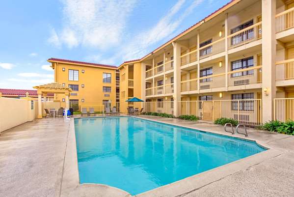 Pool - La Quinta Inn Fresno