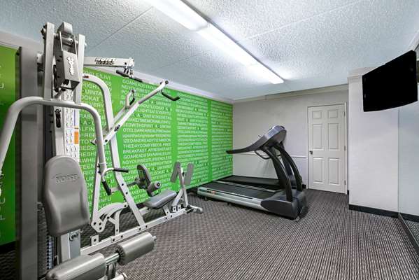 Fitness/ Exercise Room - La Quinta Inn Fresno