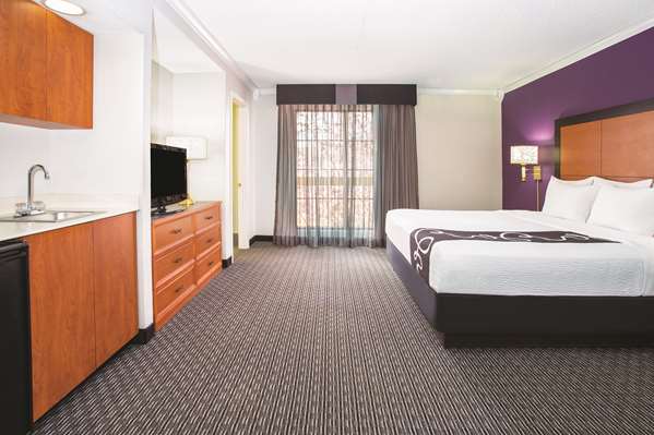 Suite - La Quinta Inn Mall Westminster